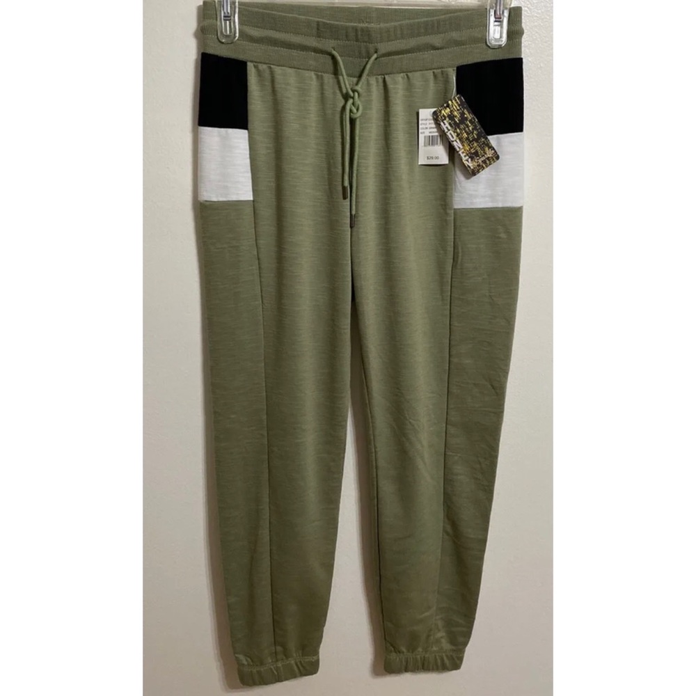Honey & Sparkle Green Jogger Size M